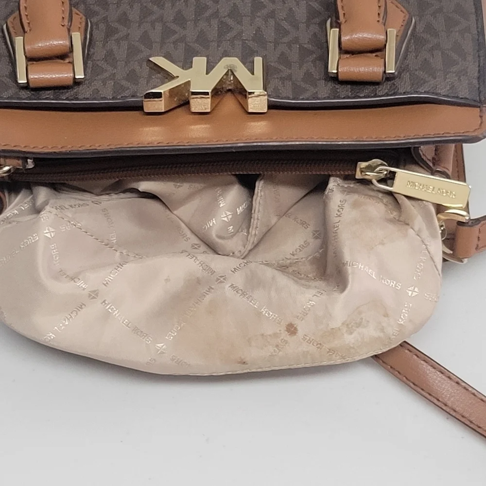 Michael Kors Mott Messenger Crossbody Bag.
